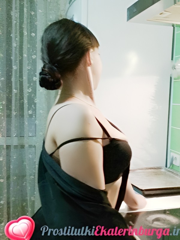 Юстина привлекательная девушка из Ноябрьска цена от 10000 руб